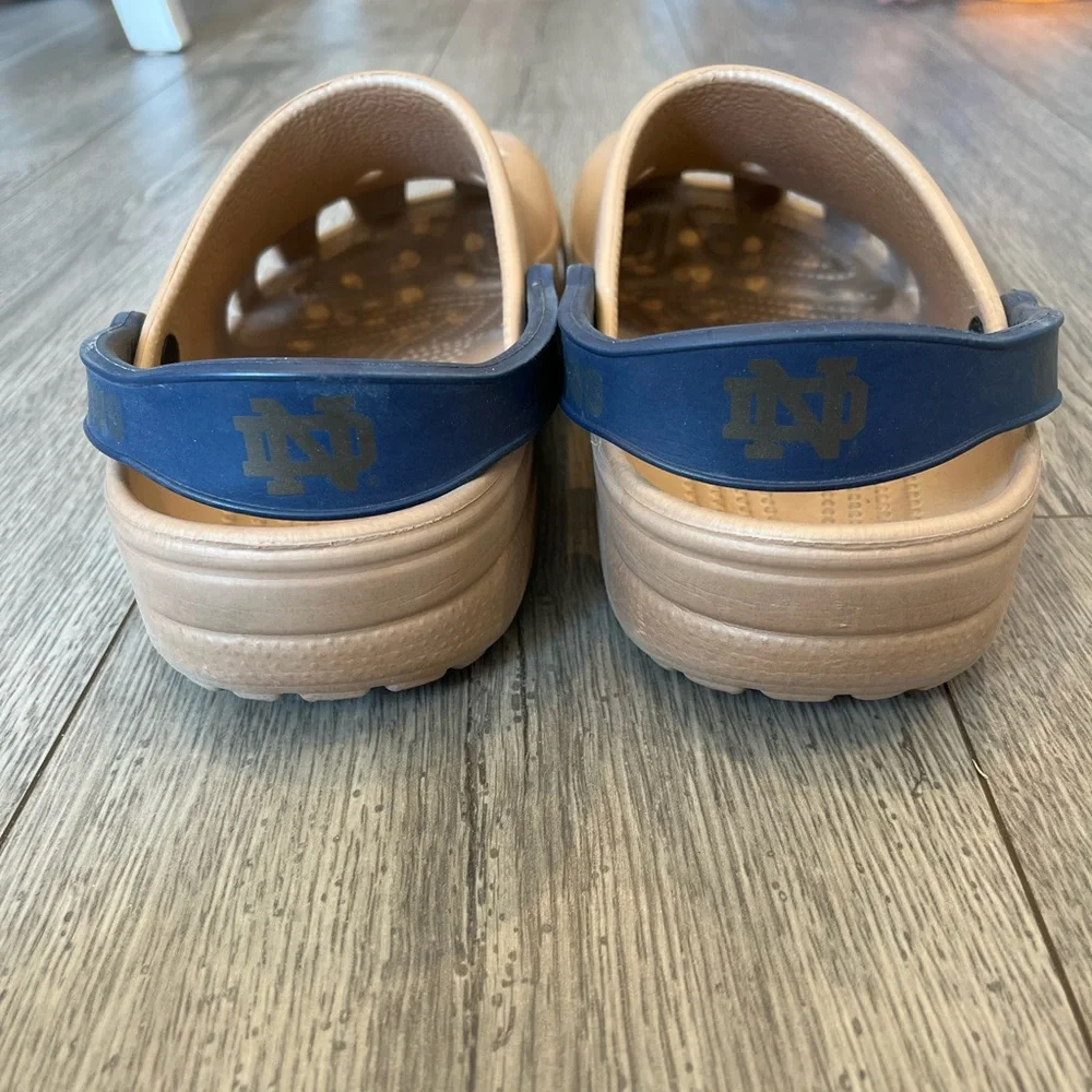 Crocs Men’s Notre Dame Fighting Irish Gold Navy Size XL 10-11 RARE Gently Used